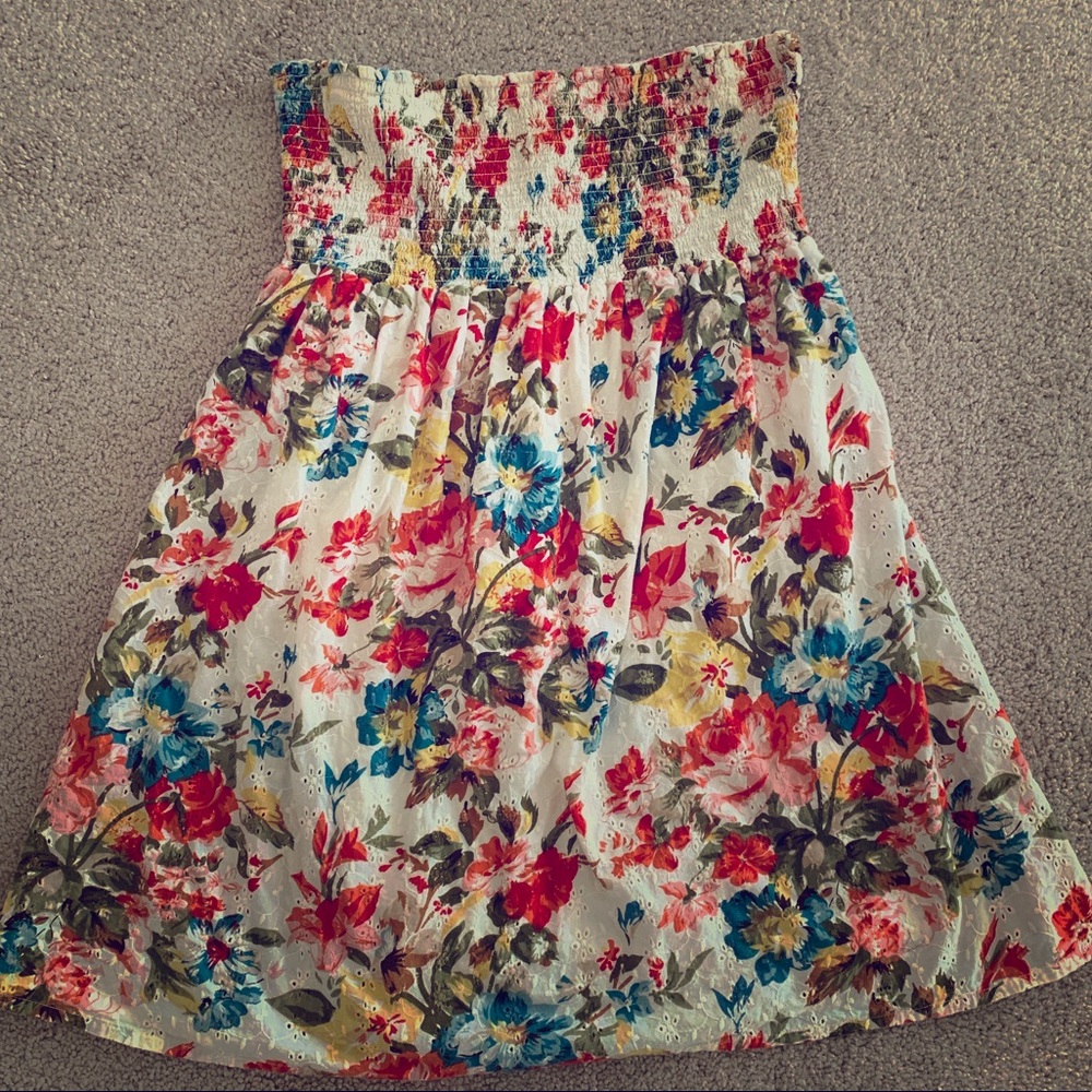 STRAPLESS FOREVER 21 floral mini dress